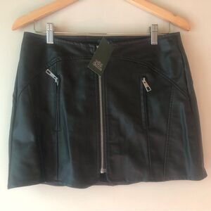 5/$15 • 📳 Wild Fable | Faux Leather Skirt
